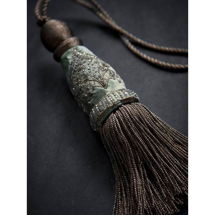 Claudia key tassel