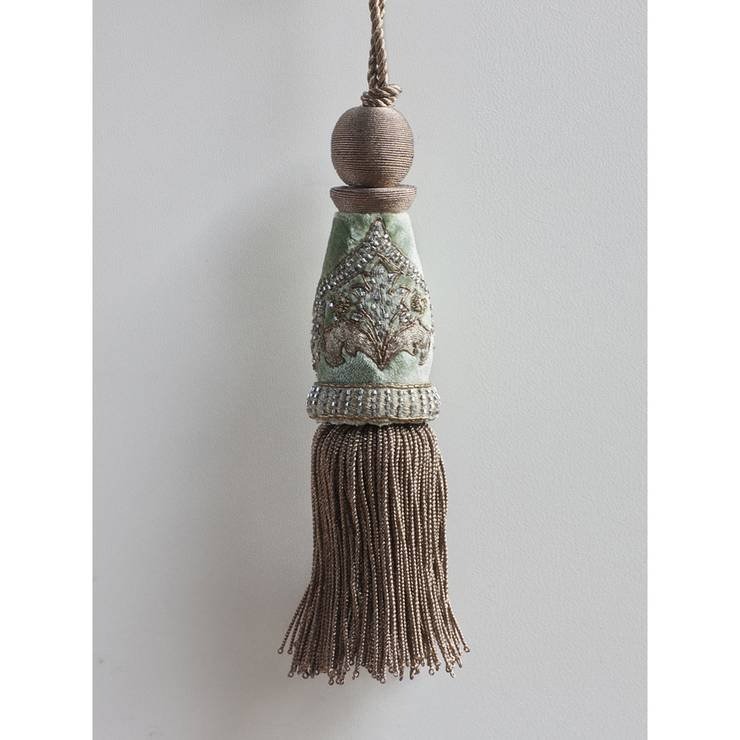 Claudia key tassel