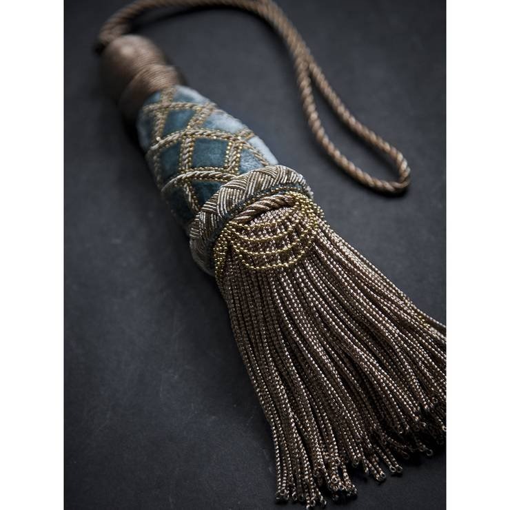 Desdemona key tassel