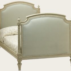 CARVED BED SINGLE