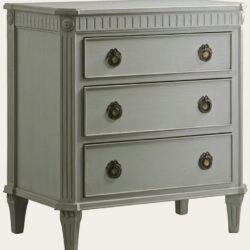 COMMODE WITH FLUTED CARVING SMALL