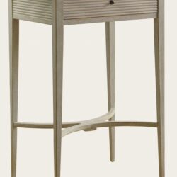 SIDE TABLE WITH RIBBED CARVING