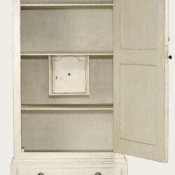 WARDROBE WITH SHELVES & SAFE